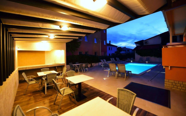 Apartments Zdjelar