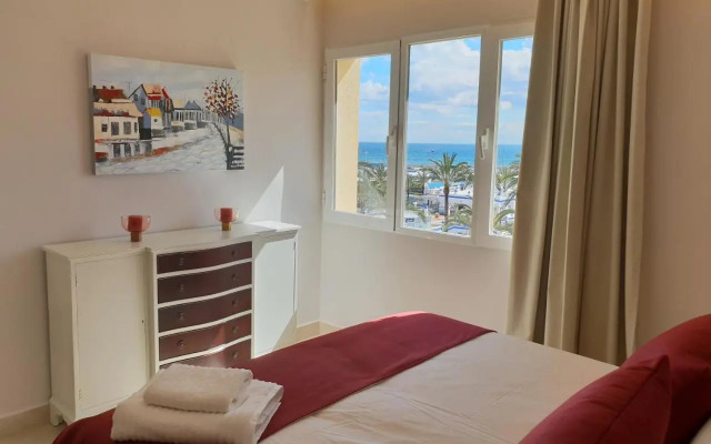Fantastic Apartment In Front Of The Sea & Marina