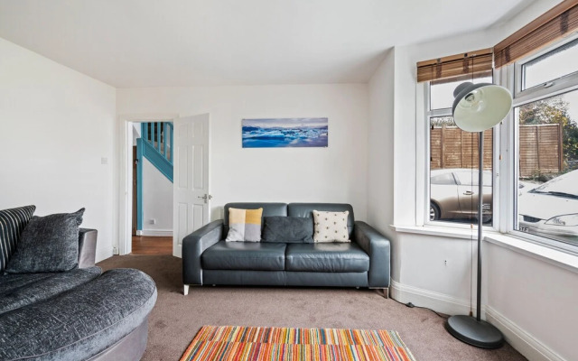 NEW Bright & Stylish 4BD Home City Centre of Leeds