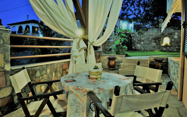 Voula Kourbeti Apartments