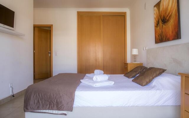 C11 - Quinta das Palmeiras Apartment
