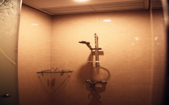 Free Comfort Holiday Hotel Xishan