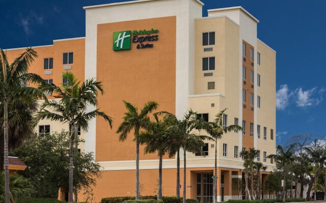 Holiday Inn Express & Suites Fort Lauderdale Airport South, an IHG Hotel