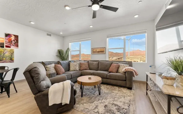 Sweet Retreat 3 Bedroom Condo