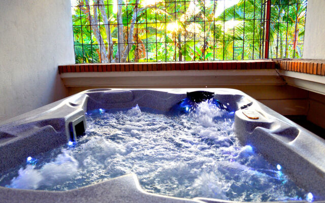 Nest Hotel B & B