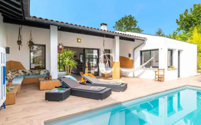 Easy Clés- Gorgeous 4 bedrooms villa with heated pool