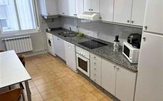 Lovely Apartment in Ourense near Parque de San Lázaro