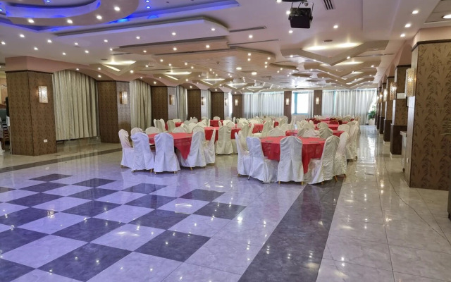 Ararat Hotel