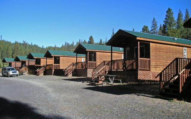 Yosemite Lakes Cabin 40