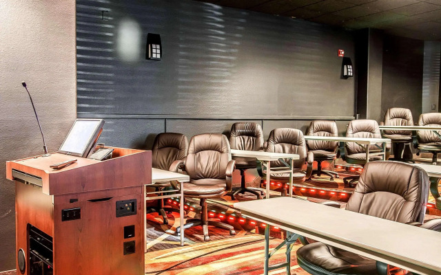 Sleep Inn & Suites Conference Center and Water Park