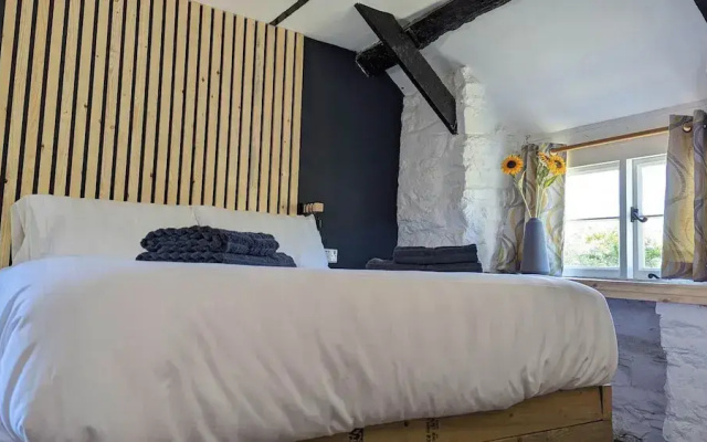 Rhiw Goch Inn Holiday Home