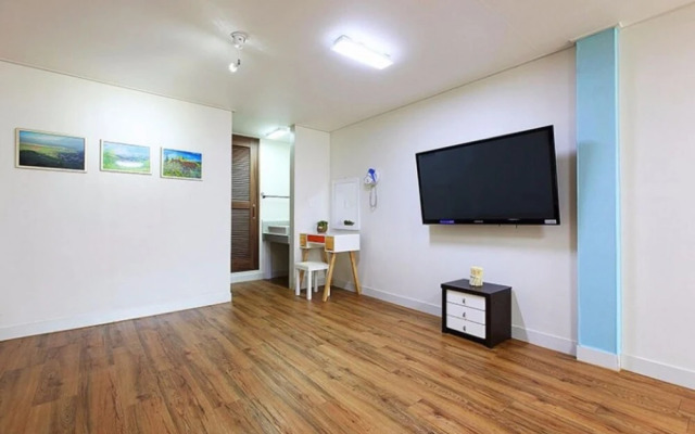 Boryeong Swiss Chalet Pension