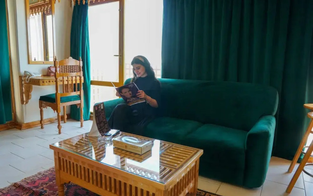 Kuwait Palace Hotel Apartments