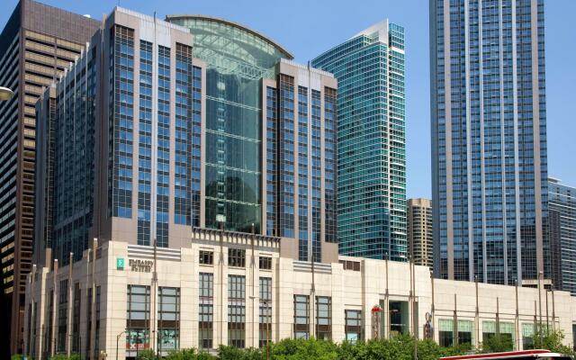 Embassy Suites by Hilton Chicago Downtown Magnificent Mile