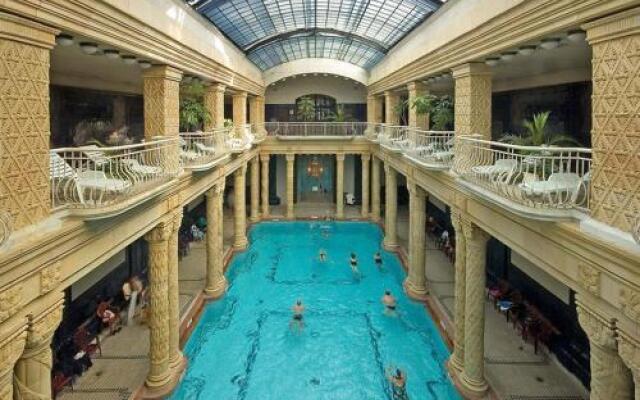 Grand Market Luxury Apartments