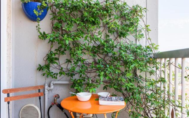 JOIVY Homey 1-Bed W/View Near Citylife