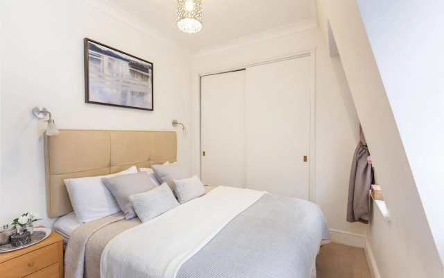 Park Lane Apartments - Clarges St