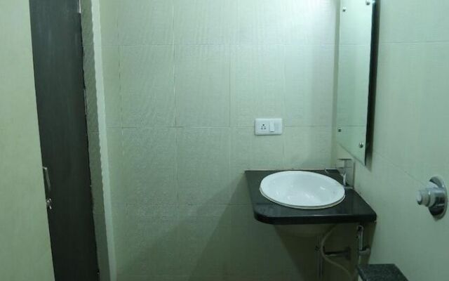 i-Roomz Hotel Shivananda