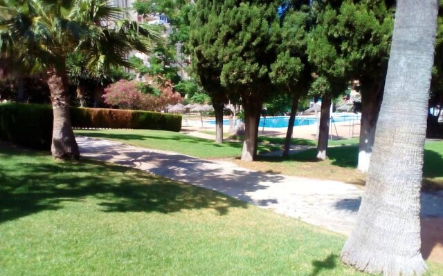 Studio in Benalmádena, with Wonderful City View, Pool Access, Enclosed Garden - 900 M From the Beach