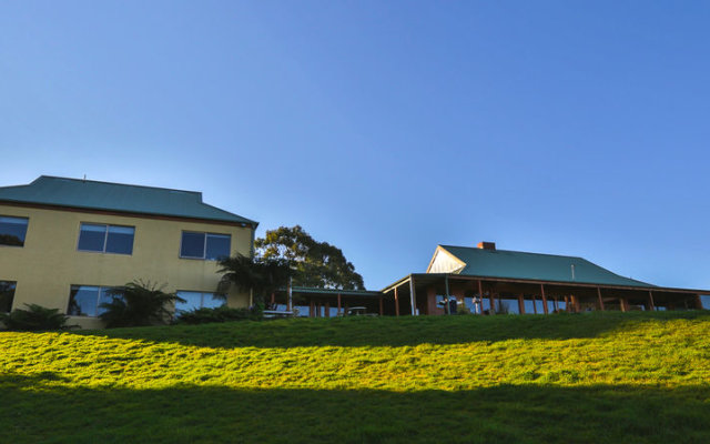 Waratah Lodge