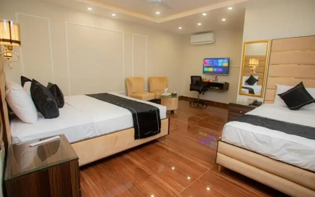 Hotel White Seasson managed by Zaheer Masih