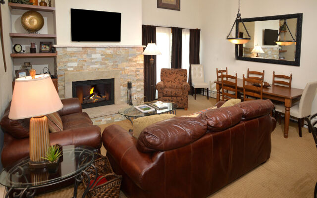 Lionshead Arcade #306 - 7 Br Condo