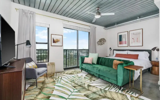 Stunning Midtown Suites by Sonder