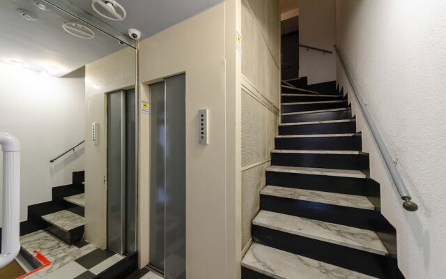 JOIVY Kiosk Opera House