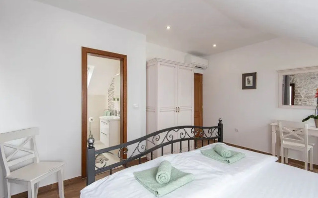 Holiday Villa Lovište Paradise