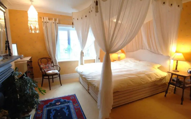 Seawall, 30A Burlington Road