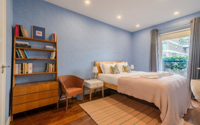 Beautiful Canal-side Flat in Hackney