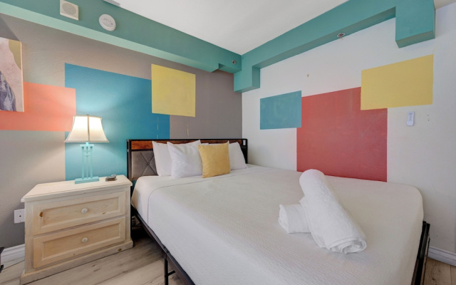 STS 1160 On Strip Sleeps 16 No Resort Fee