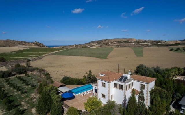 Villa Kambos Ena in Polis