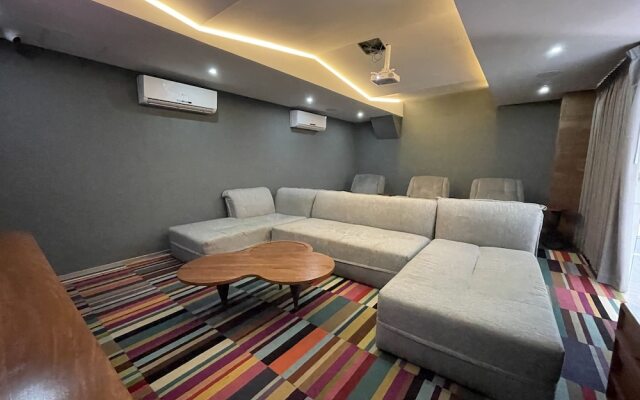 New Downtown Loft With Gym-Spa-Cinema