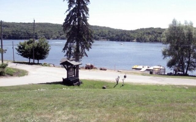 GEOHoliday at Haliburton Heights, Haliburton, Canada