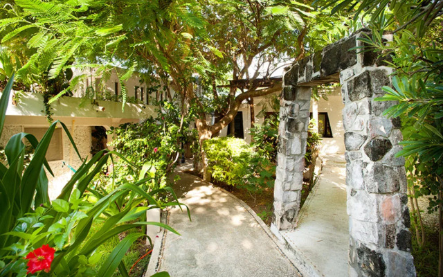 Maria's Kan Kin with Private Beach