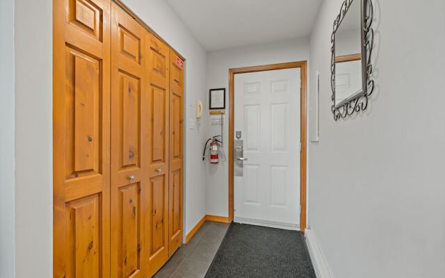 Les Haut Bois Condominiums -RVMT