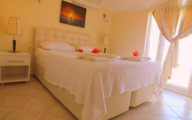 Sunset Beach Club Aqualettings Aqua 32