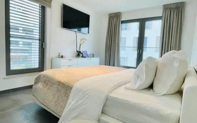 Luxury 3 bedrooms- Terrace and Parking