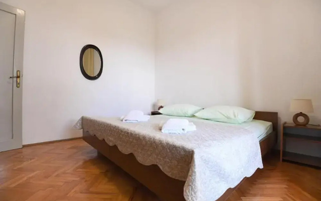 Spacious Ground Floor Apartment Primavera