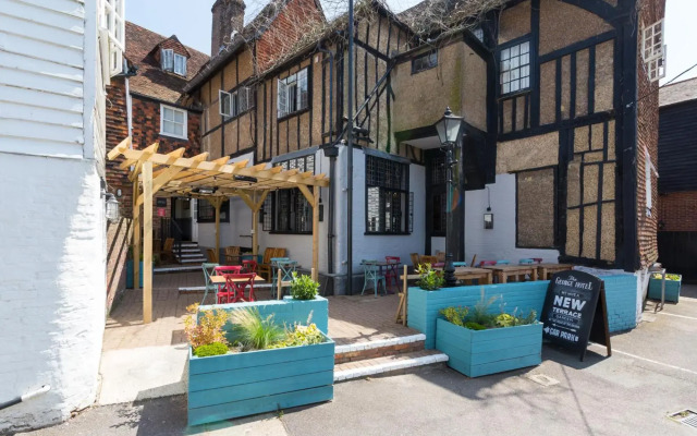 The George Hotel