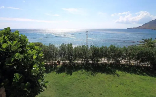 Thalassa House Apartments