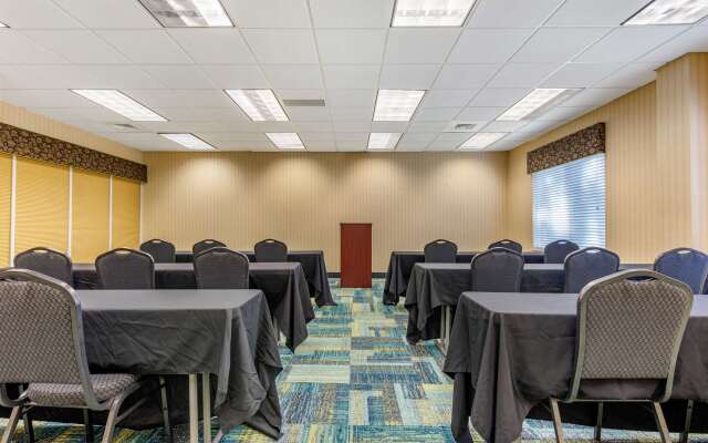 Comfort Inn & Suites Near Universal Orlando Resort - Convention Ctr