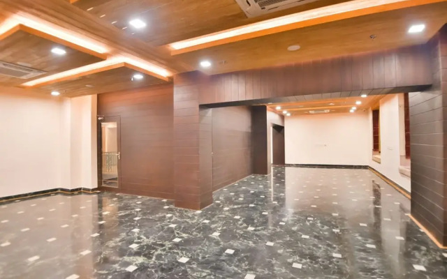 Capital O 38052 Hotel Bhopal Palace