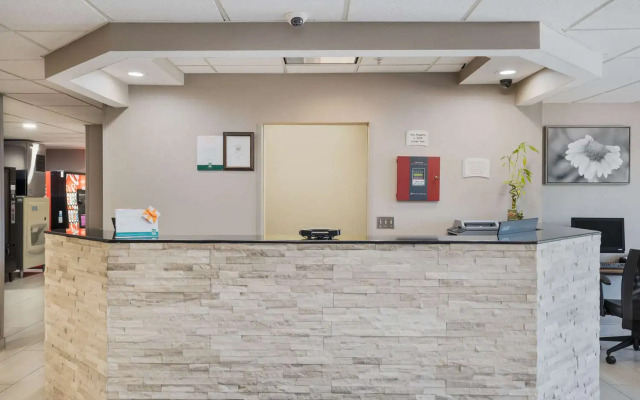 Sonesta Essential Hotels & Suites Kansas City/Blue Springs