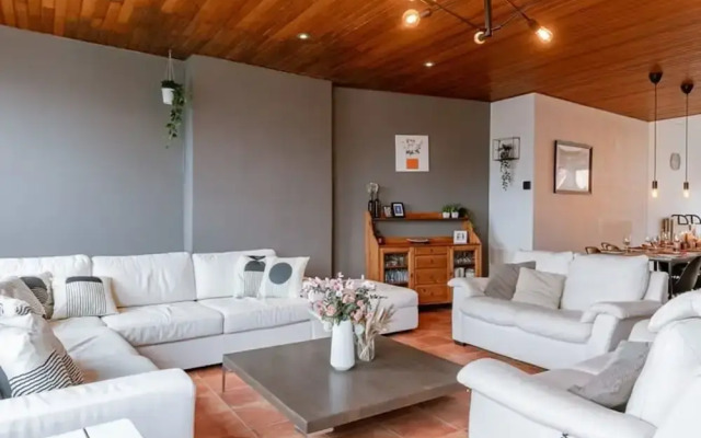 Spacious Vacation Home for 12 Guests in Westende