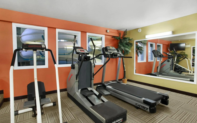 Travelodge by Wyndham Lloydminster