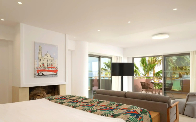 High Beach Hotel