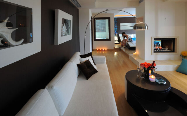 Iakovakis Suites & Spa