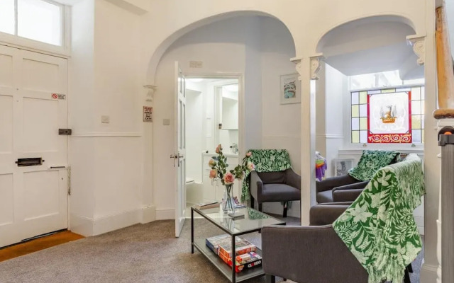 Lovely Villa 3 Kings 1double Sofa bed